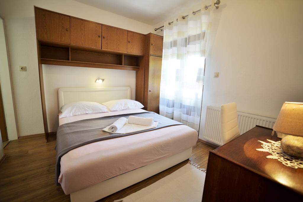 Apartments Dumencic Rab Mundanije Eksteriør billede